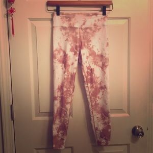 Betsy Johnson pink/white leggings Az XS. Worn once